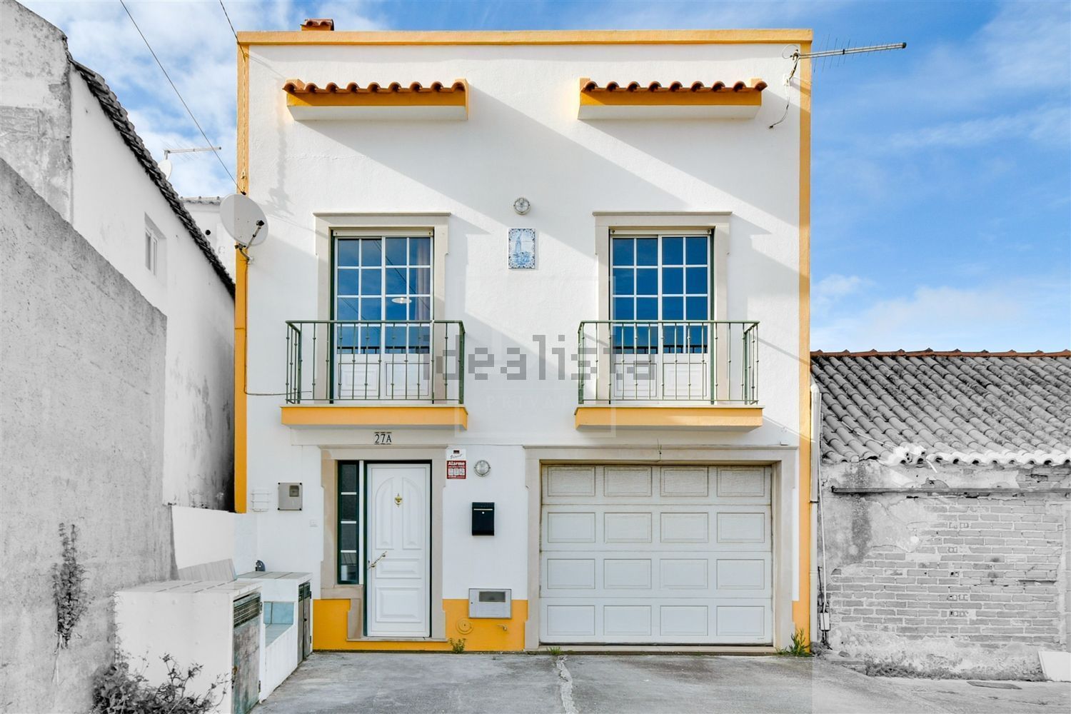 小楼房或独栋别墅出售在Praça Dom Lourenço Vicente, 18 - 视线