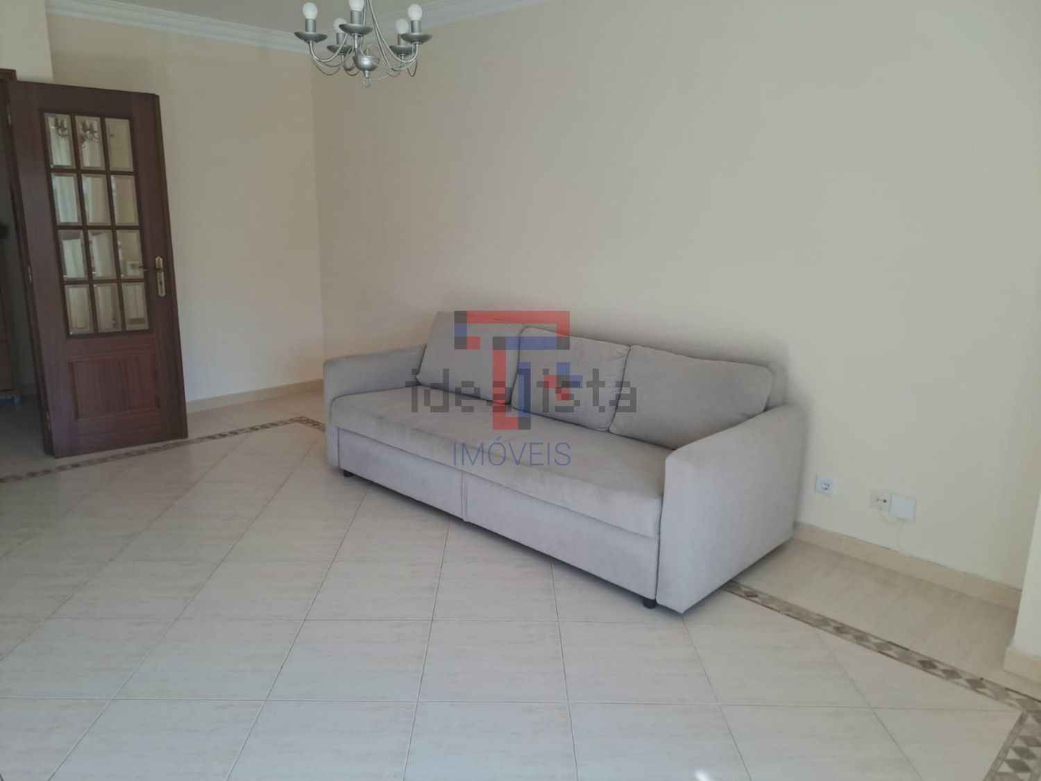 出租公寓 t2在Ramada e Caneças - 客厅