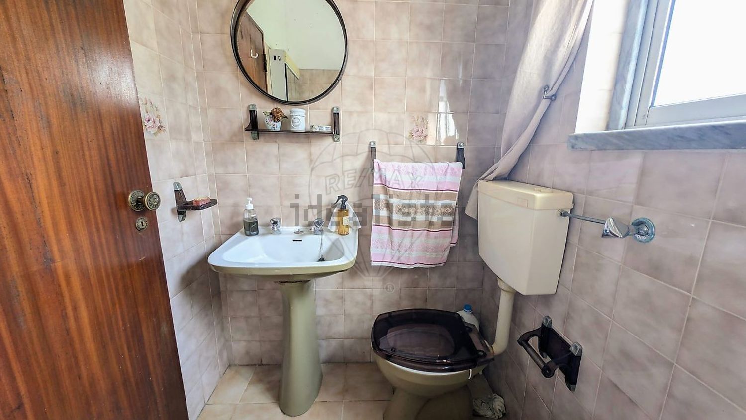 小楼房或独栋别墅出售在Rua 1º de Maio - 卫生间