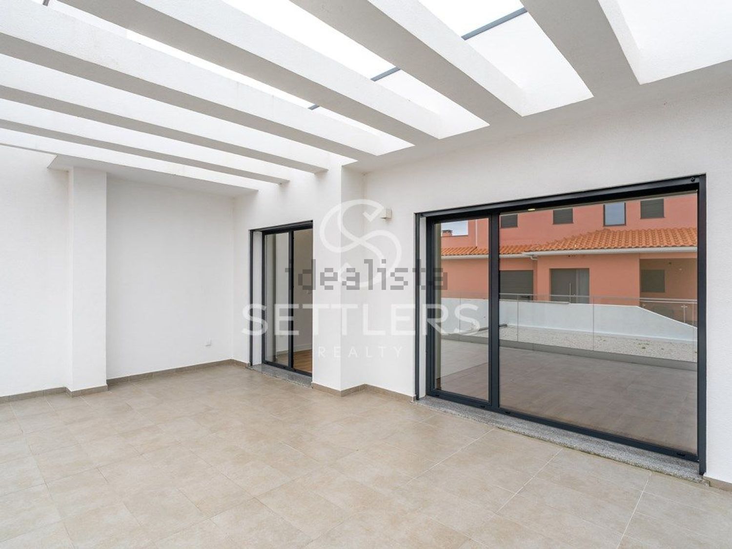 双拼别墅出售在Porto Salvo - 照片