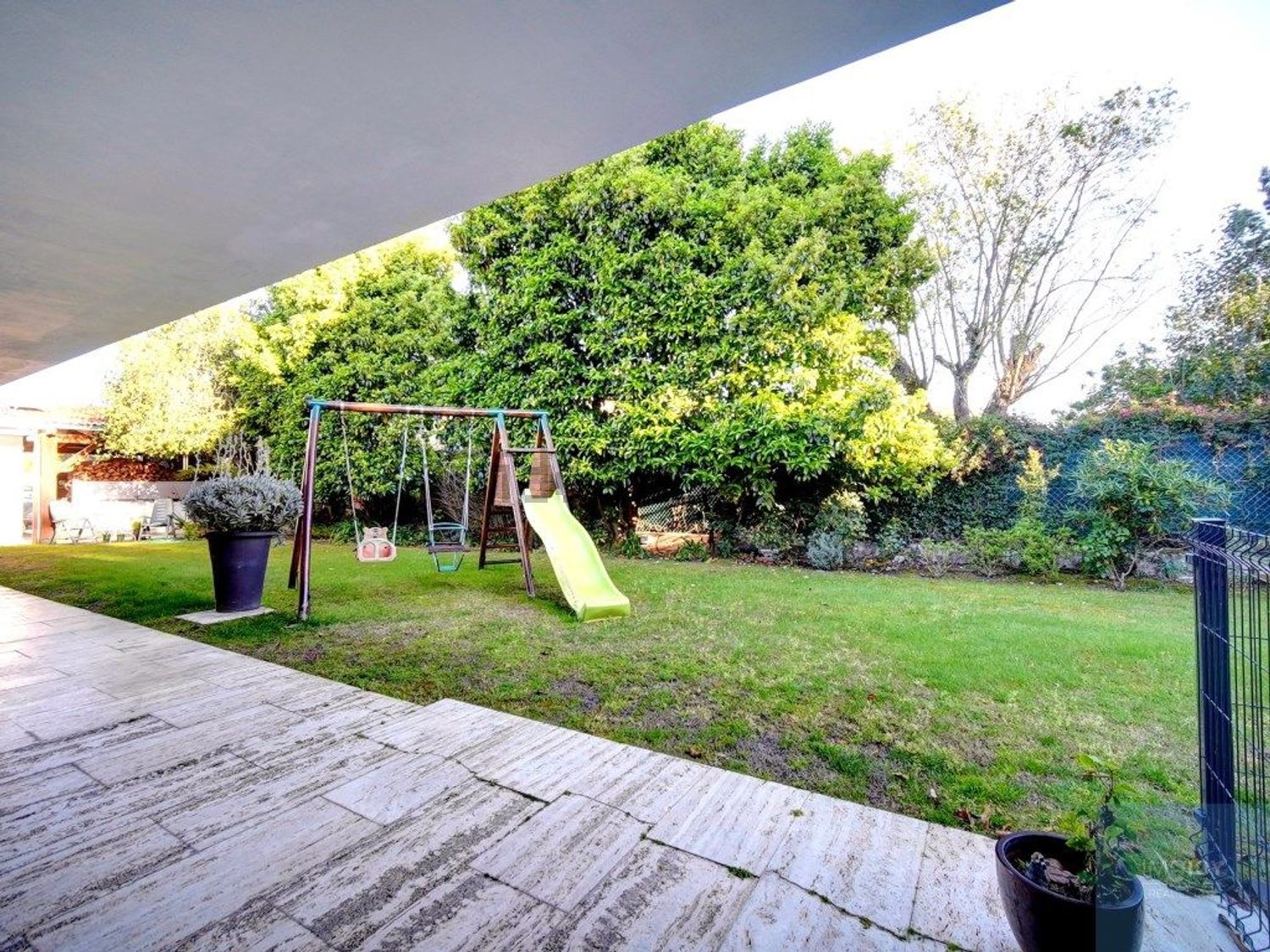 出租小楼房或独栋别墅在Rua Mato da Mina, 41 - 花园