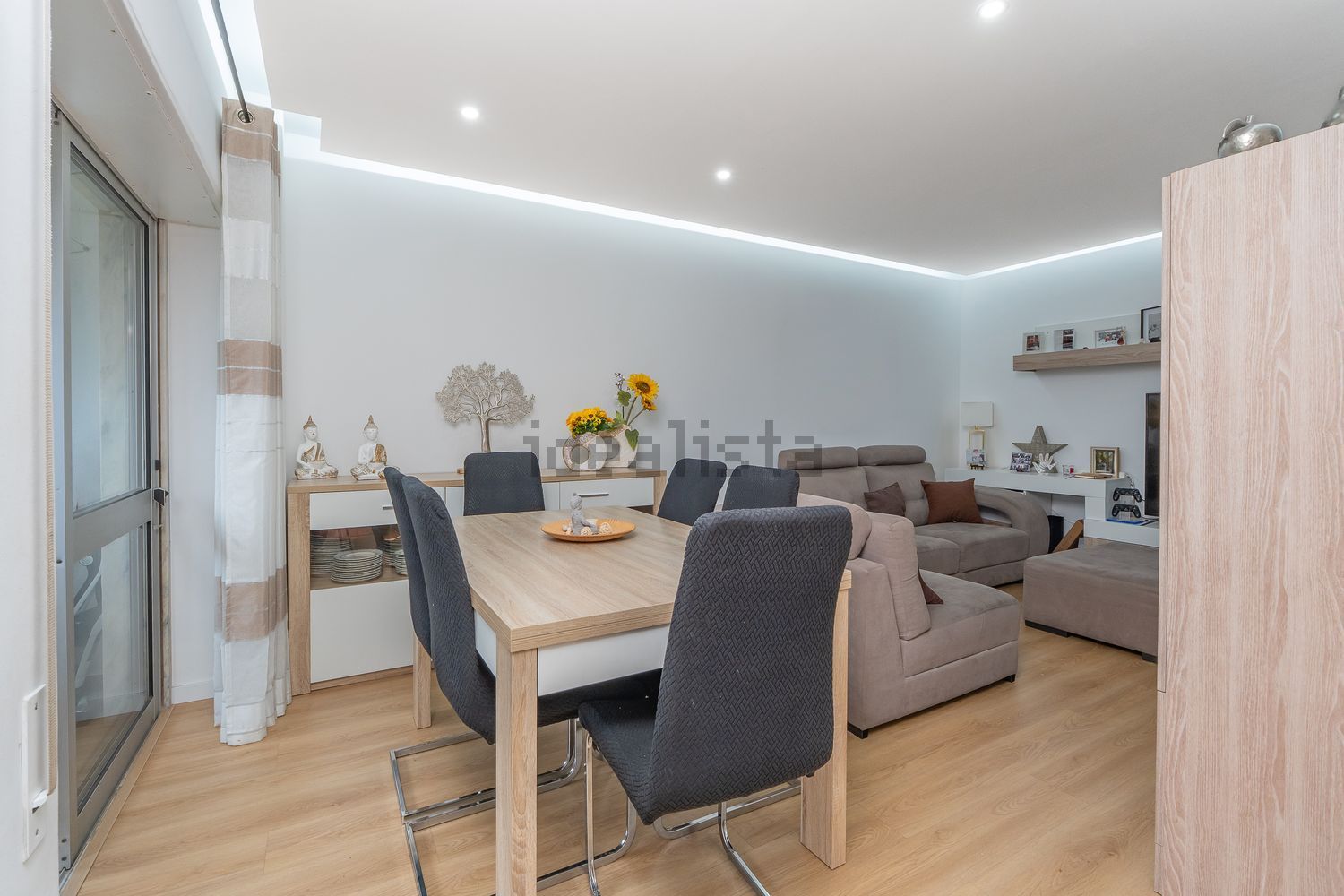 公寓 t3出售在Praceta Ramalho Ortigão - 客厅