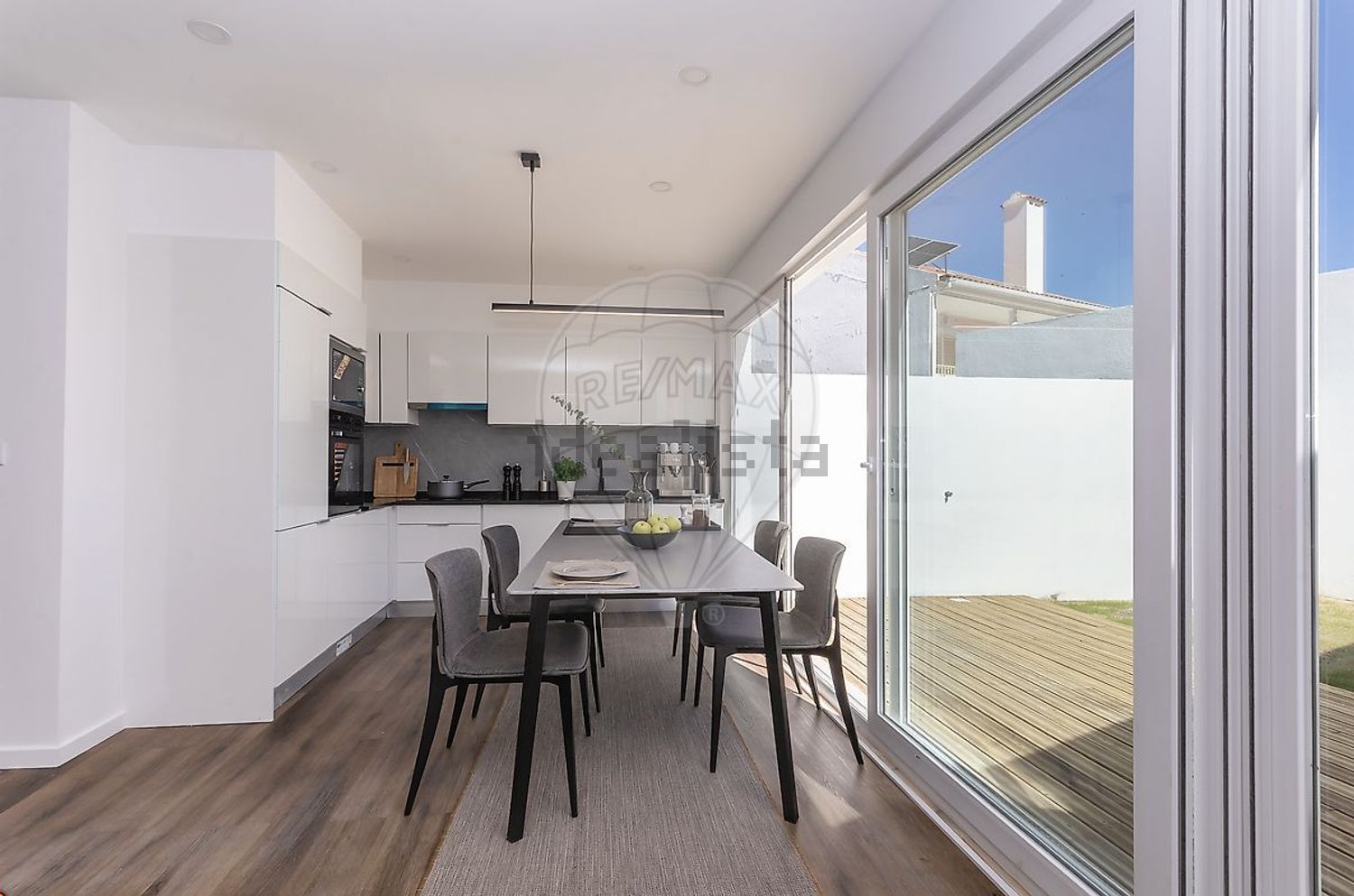 小楼房或独栋别墅出售在Praceta José Escada - 客厅