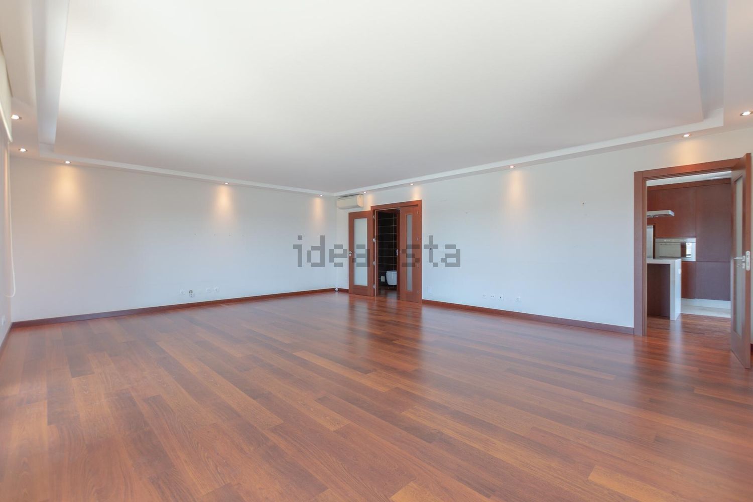 出租公寓 t4在Rua Marechal Gomes da Costa, 3 - 居住