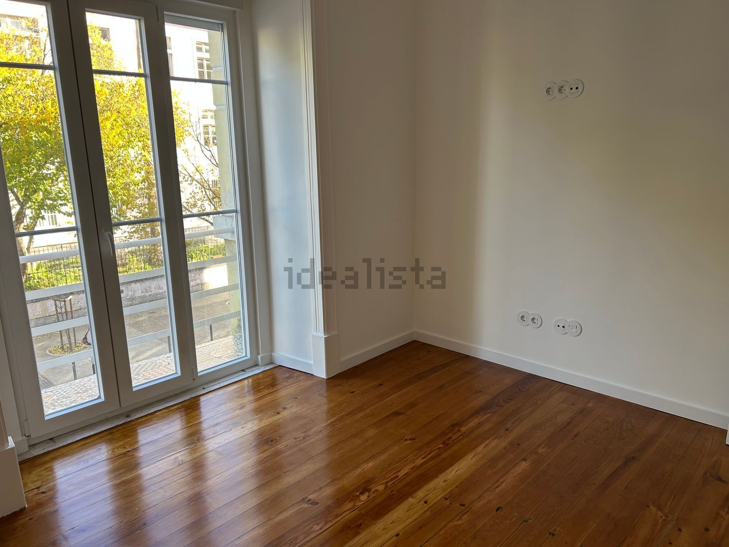 公寓 t3出售在Avenida General Roçadas, 105 - 居住