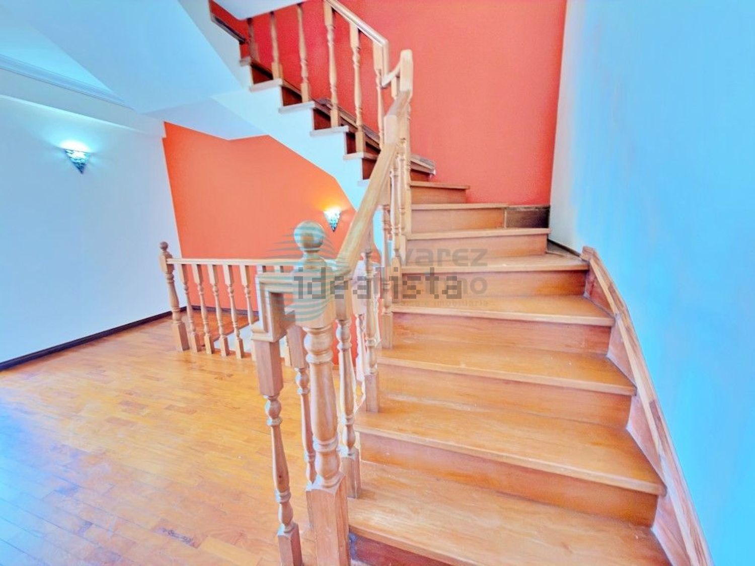 小楼房或独栋别墅出售在Rua 1° de Maio, 3 - 详情