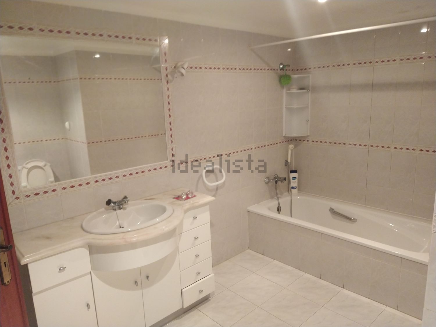 出租公寓 t2在Rua Carlos Wallenstein, 12 - 卫生间