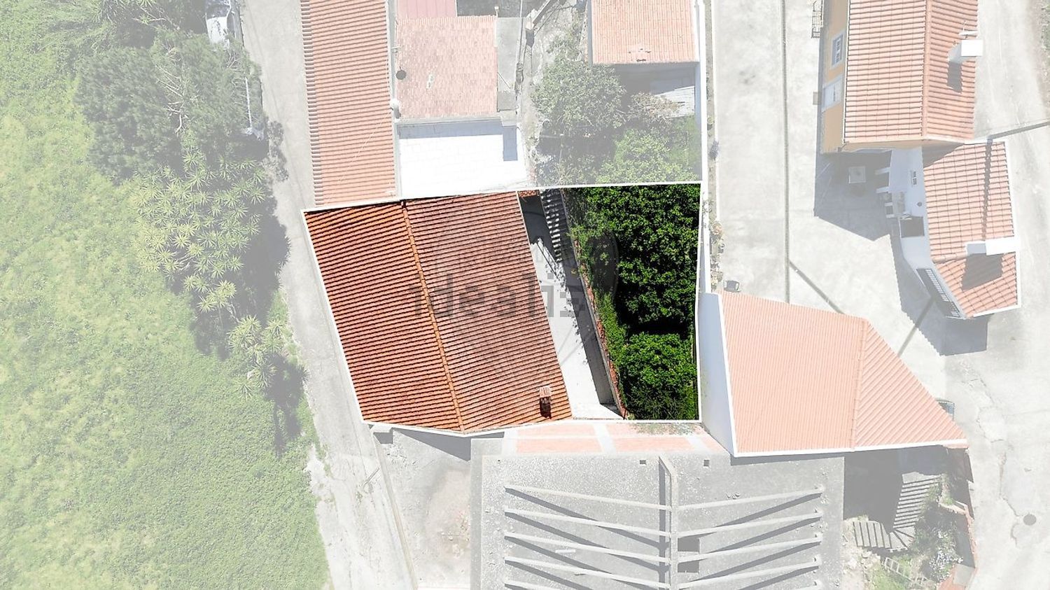 小楼房或独栋别墅出售在Rua das Adegas - 照片