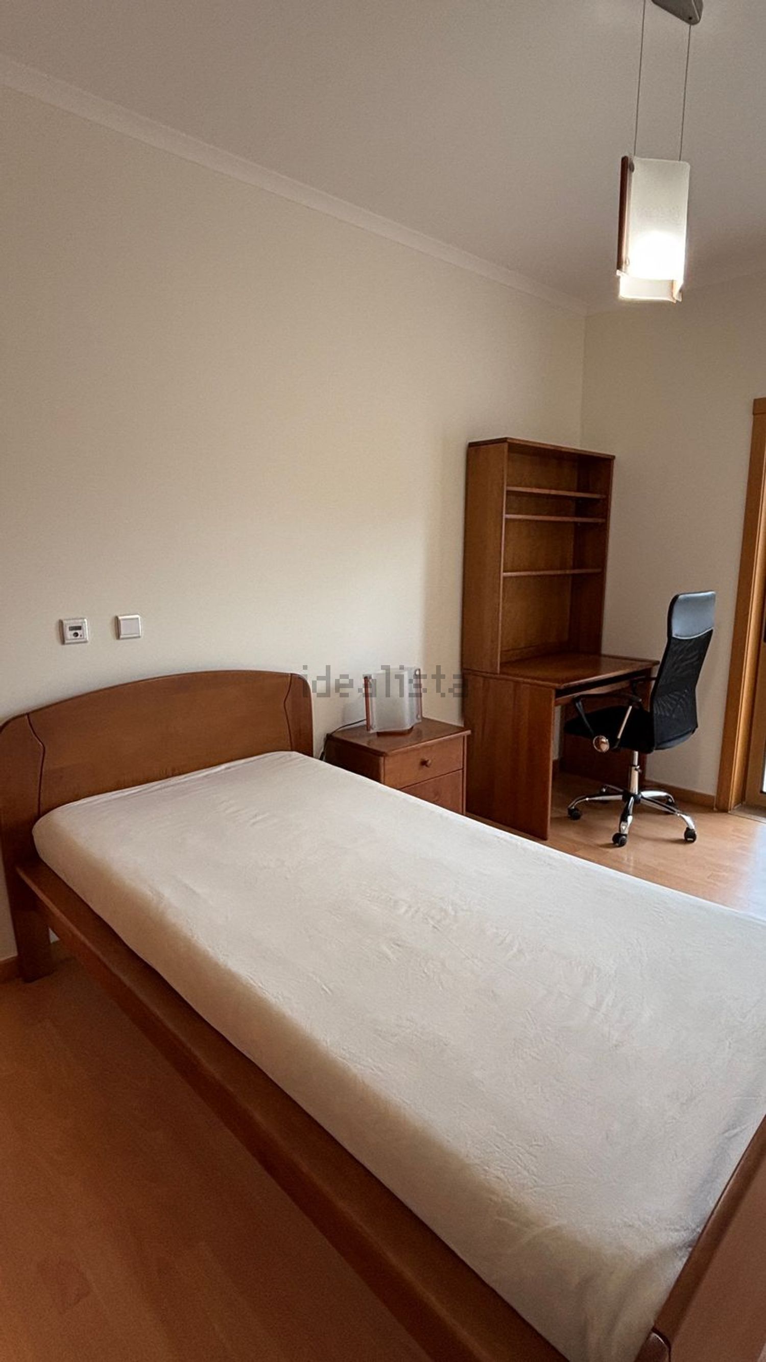 出租房间在Avenida Fernando Valle, 2 - 卧室