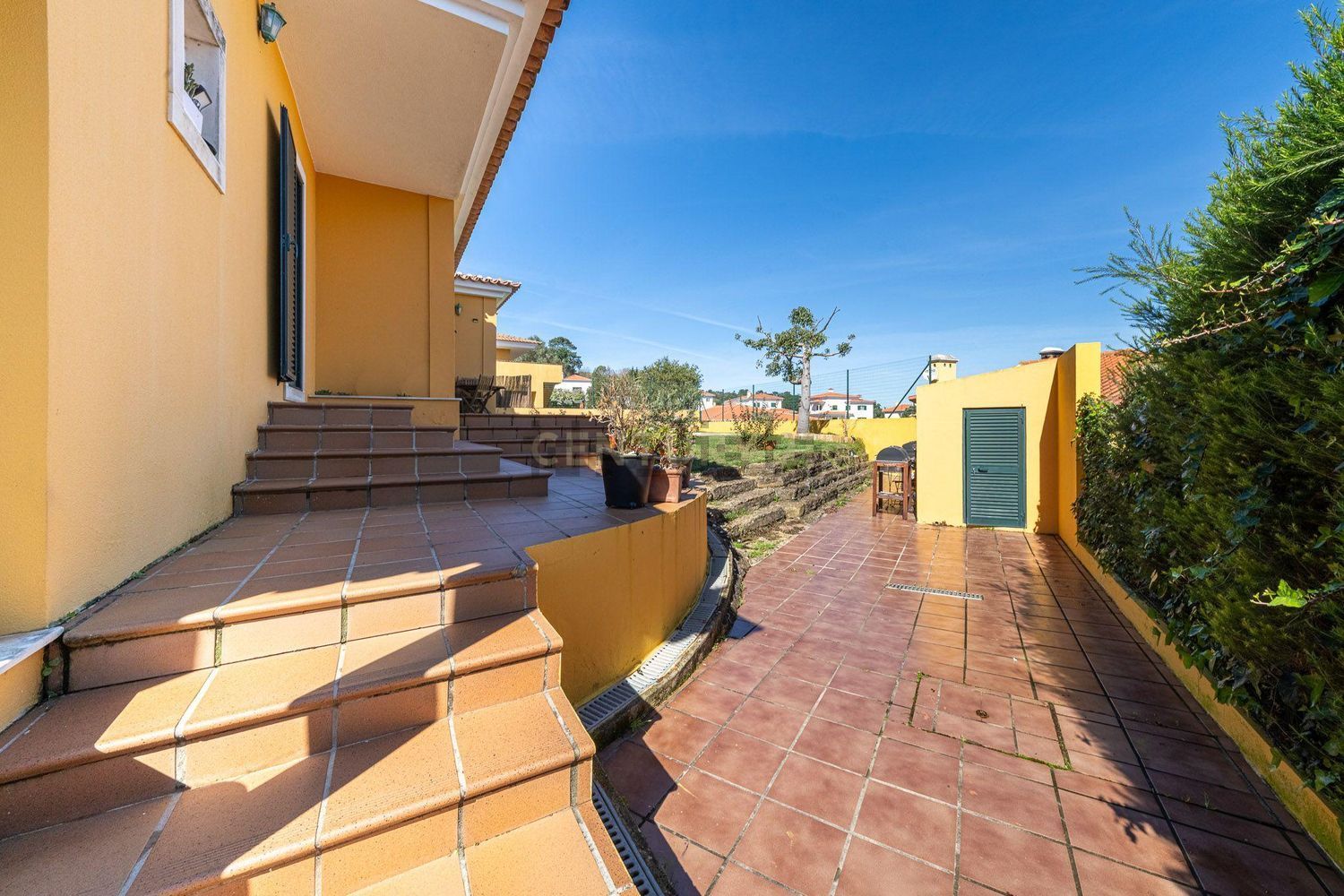 小楼房或独栋别墅出售在Rua da Encosta de São Silvestre, 21 - 阳台