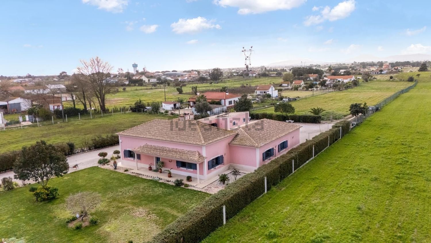 小楼房或独栋别墅出售N10 - 照片