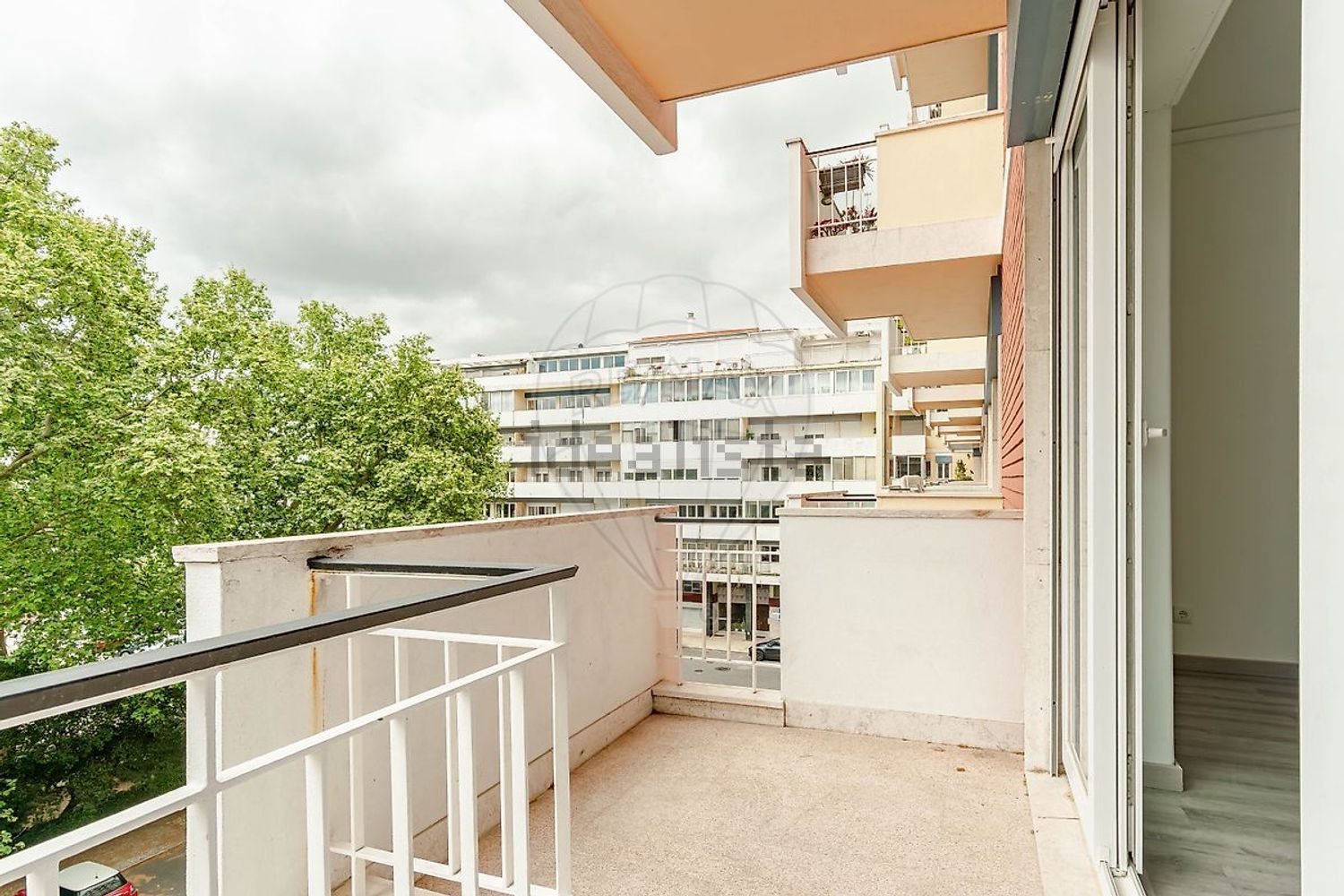 公寓 t3出售在Praça Rainha Santa - 阳台