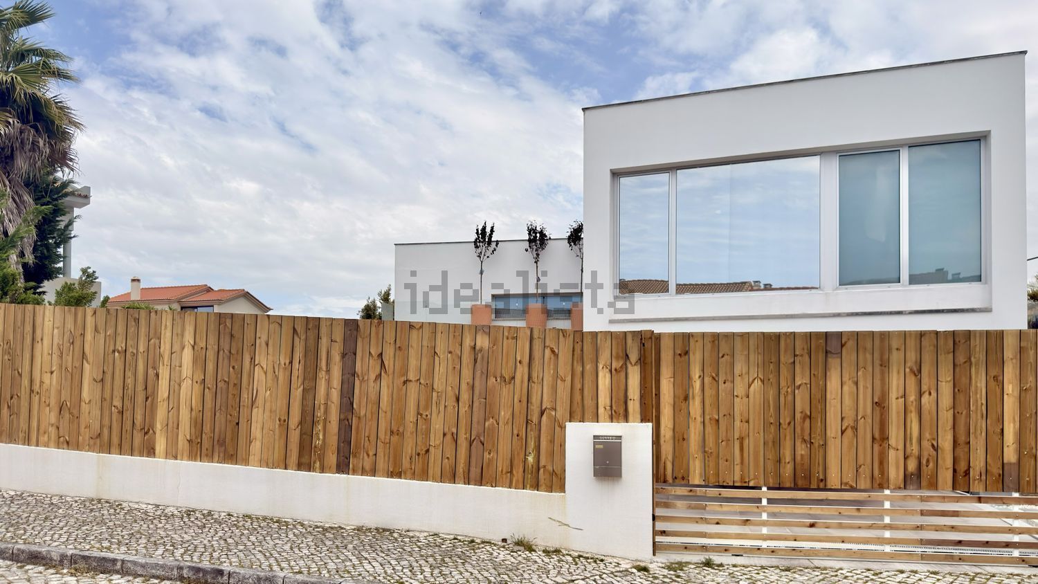 小楼房或独栋别墅出售在Rua Mato das Cruzadas - 外立面