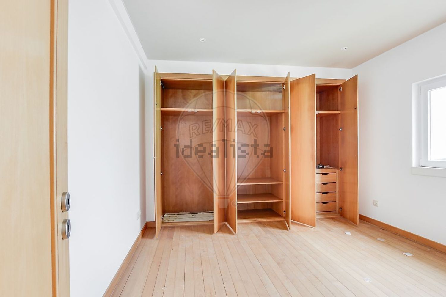 出租小楼房或独栋别墅在Marco Cabaço - Vale Cavala - 试衣间