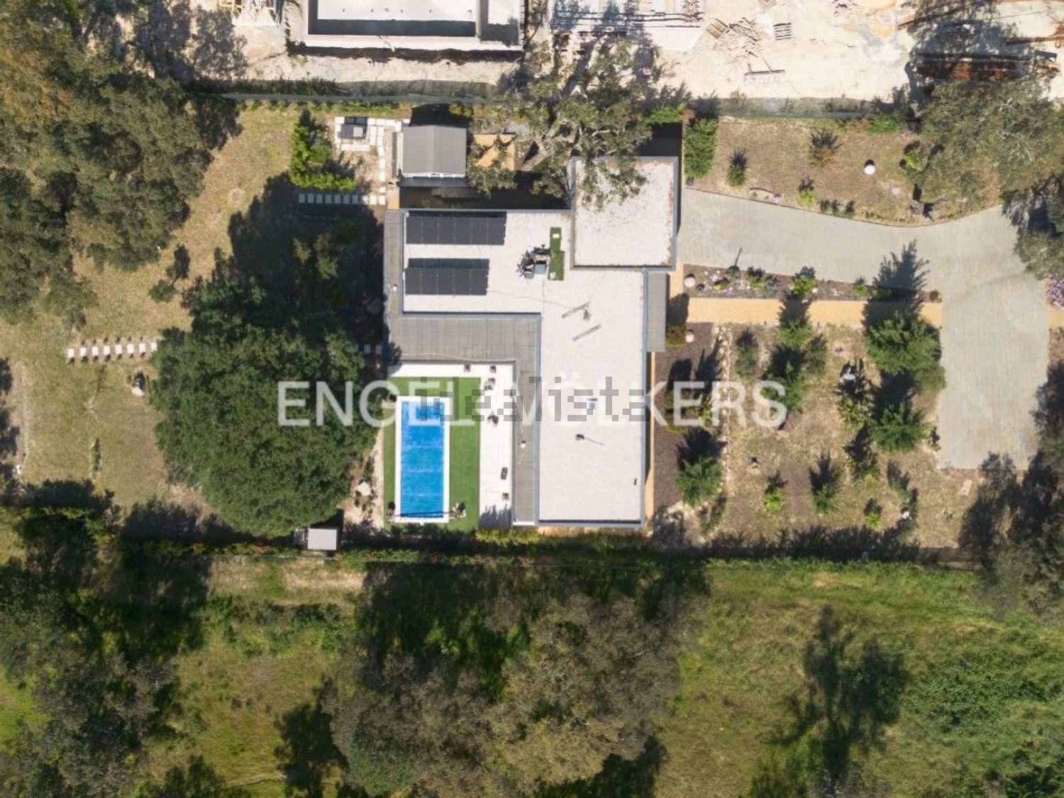 小楼房或独栋别墅出售在Avenida do Montado, 39 - 平面图