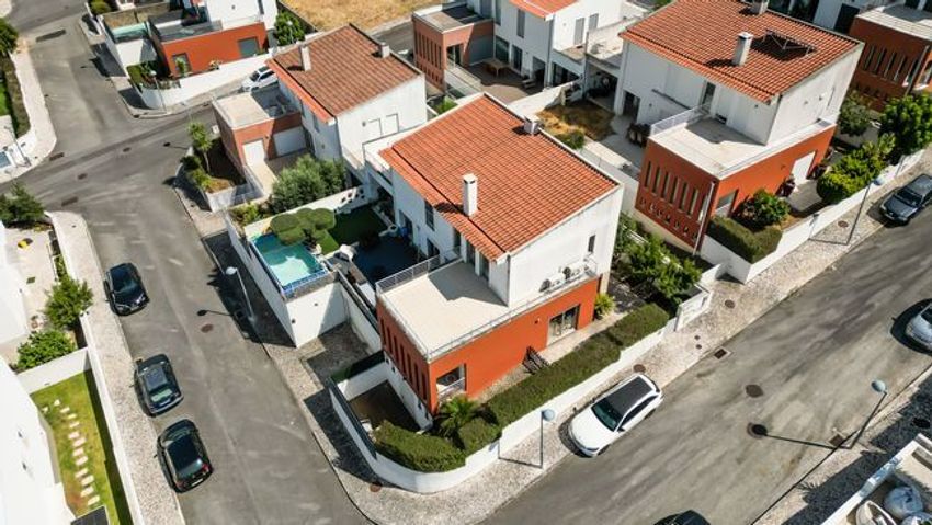 小楼房或独栋别墅出售在Rua Adão Manuel Ramos Barata