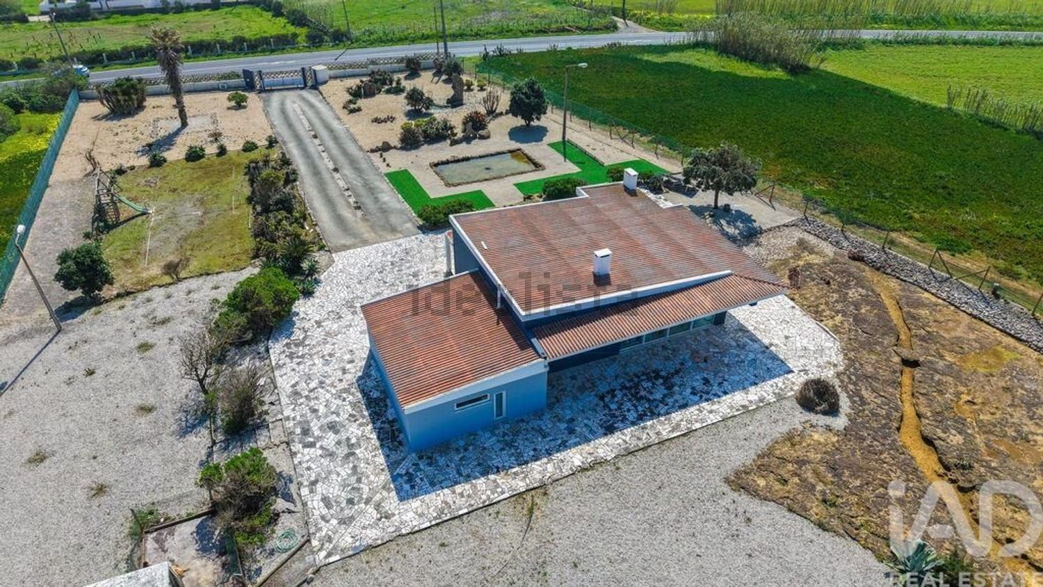 小楼房或独栋别墅出售在Encarnação - 游泳池