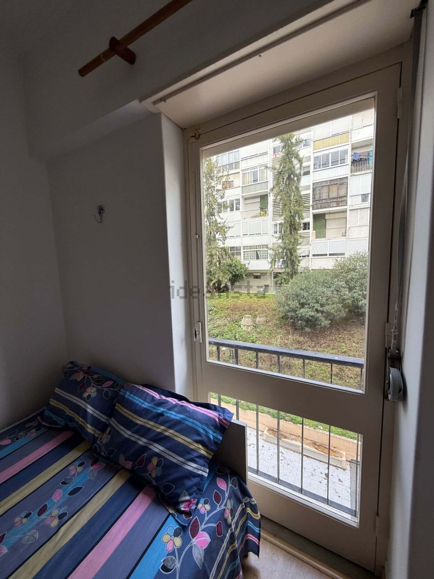 出租房间在Estrada de Benfica s/n - 卧室