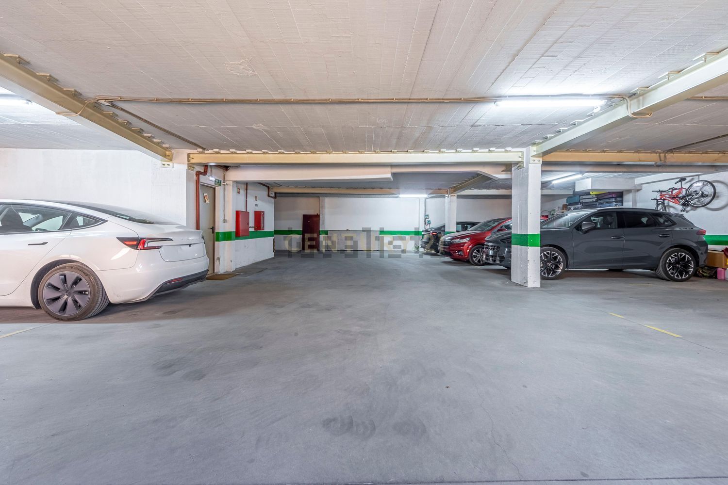 公寓 t4出售在Rua David Mourão-Ferreira s/n - 停车位