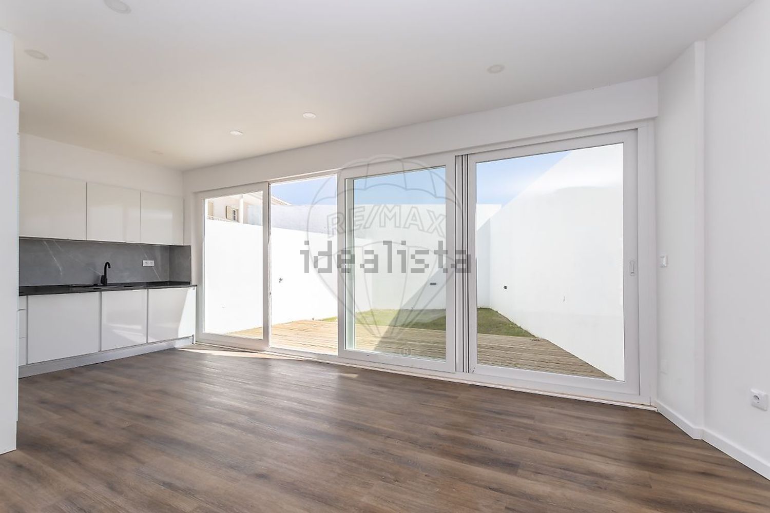 小楼房或独栋别墅出售在Praceta José Escada - 居住