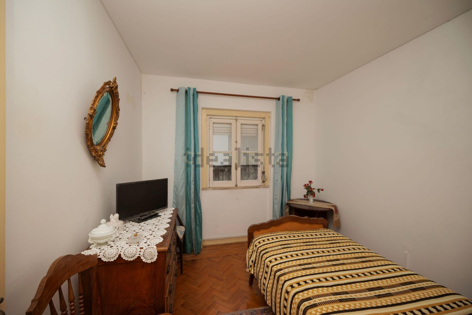 小楼房或独栋别墅出售在Praça Dom Fernando II, 6 - 卧室