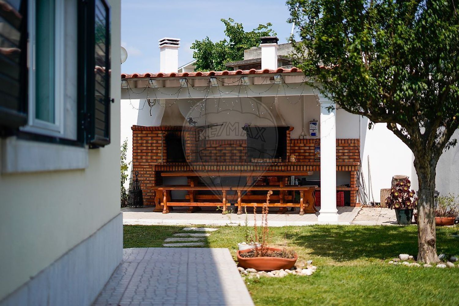 小楼房或独栋别墅出售在Rua Juncal - 外立面