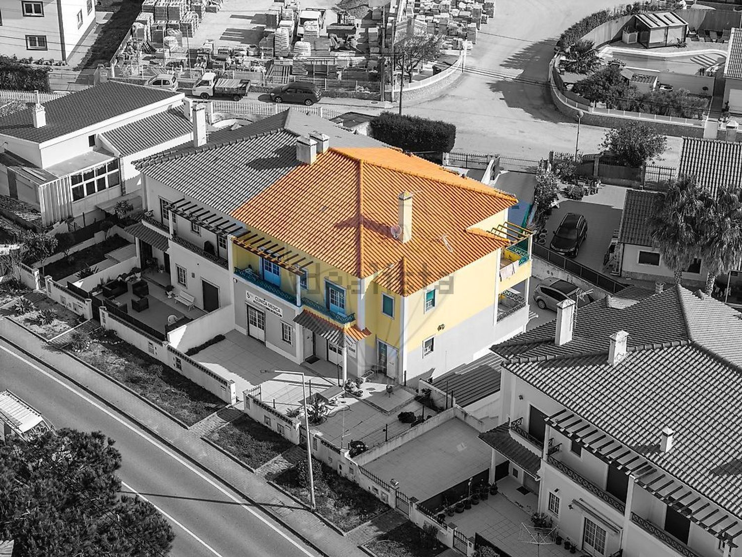 小楼房或独栋别墅出售在Rua das Flores - 视线