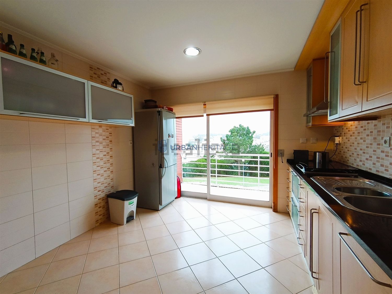 公寓 t2出售在Rua Helena Sá da Costa, 9 - 厨房