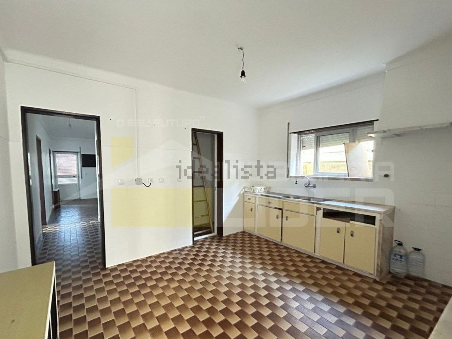 小楼房或独栋别墅出售在Barreiralva - Póvoa de Cima - 厨房