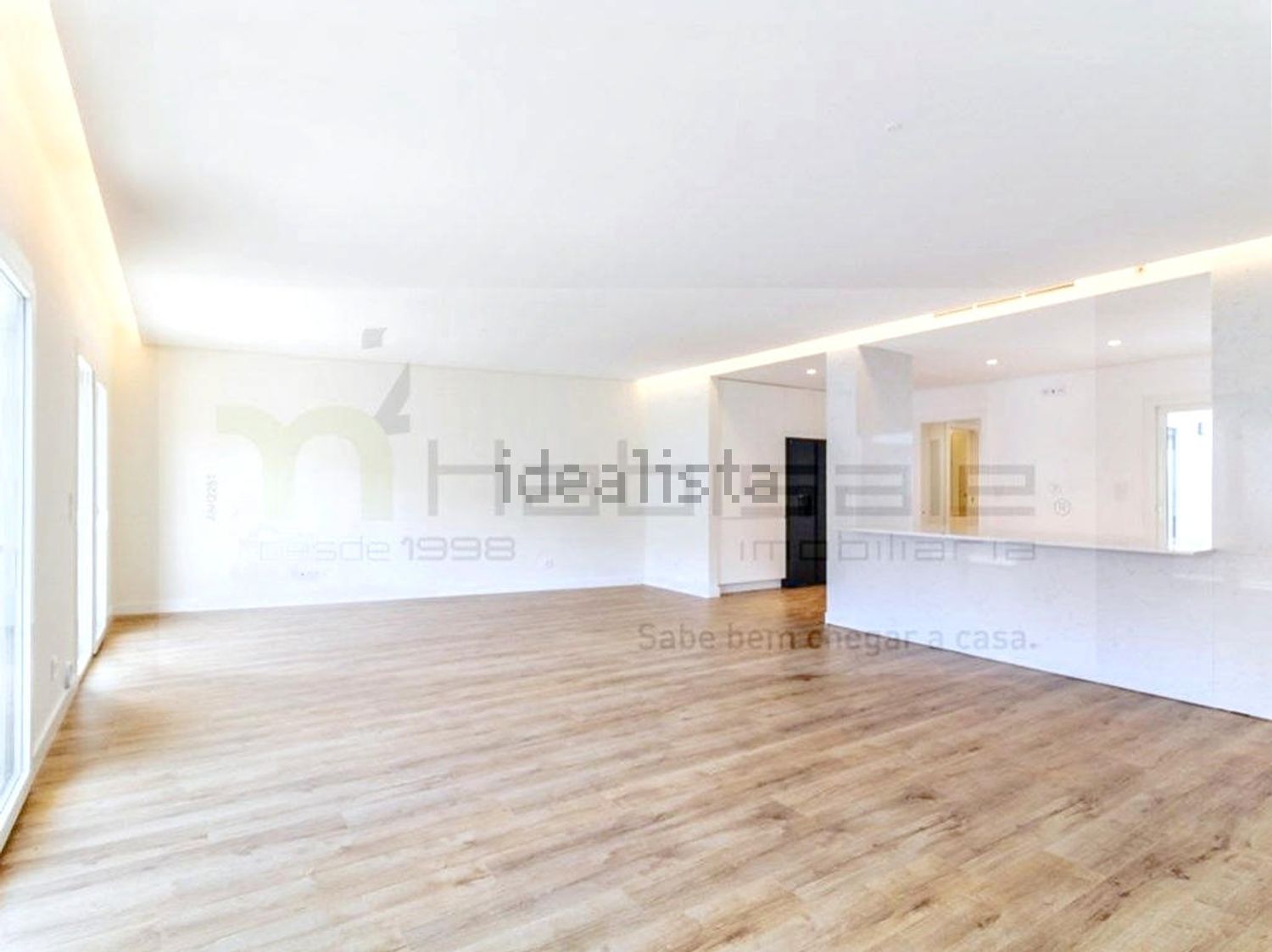 联排别墅出售在Rua Almirante Gago Coutinho, 58 a - 居住