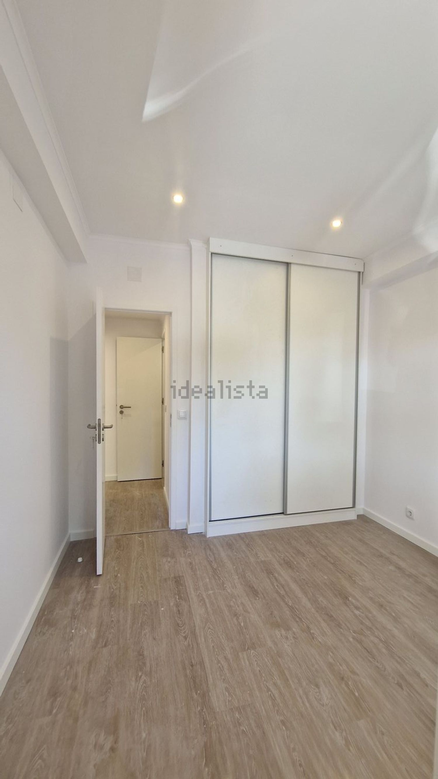 公寓 t1出售在Avenida Doutor José Pontes, 33 - 照片