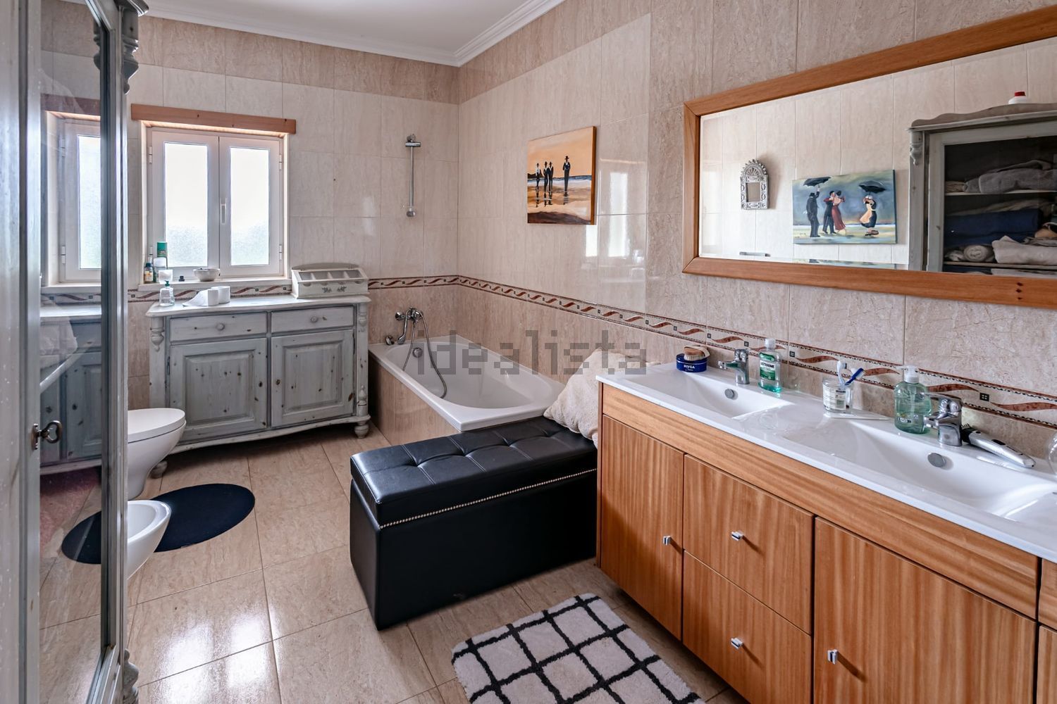 小楼房或独栋别墅出售在Peral - 卫生间