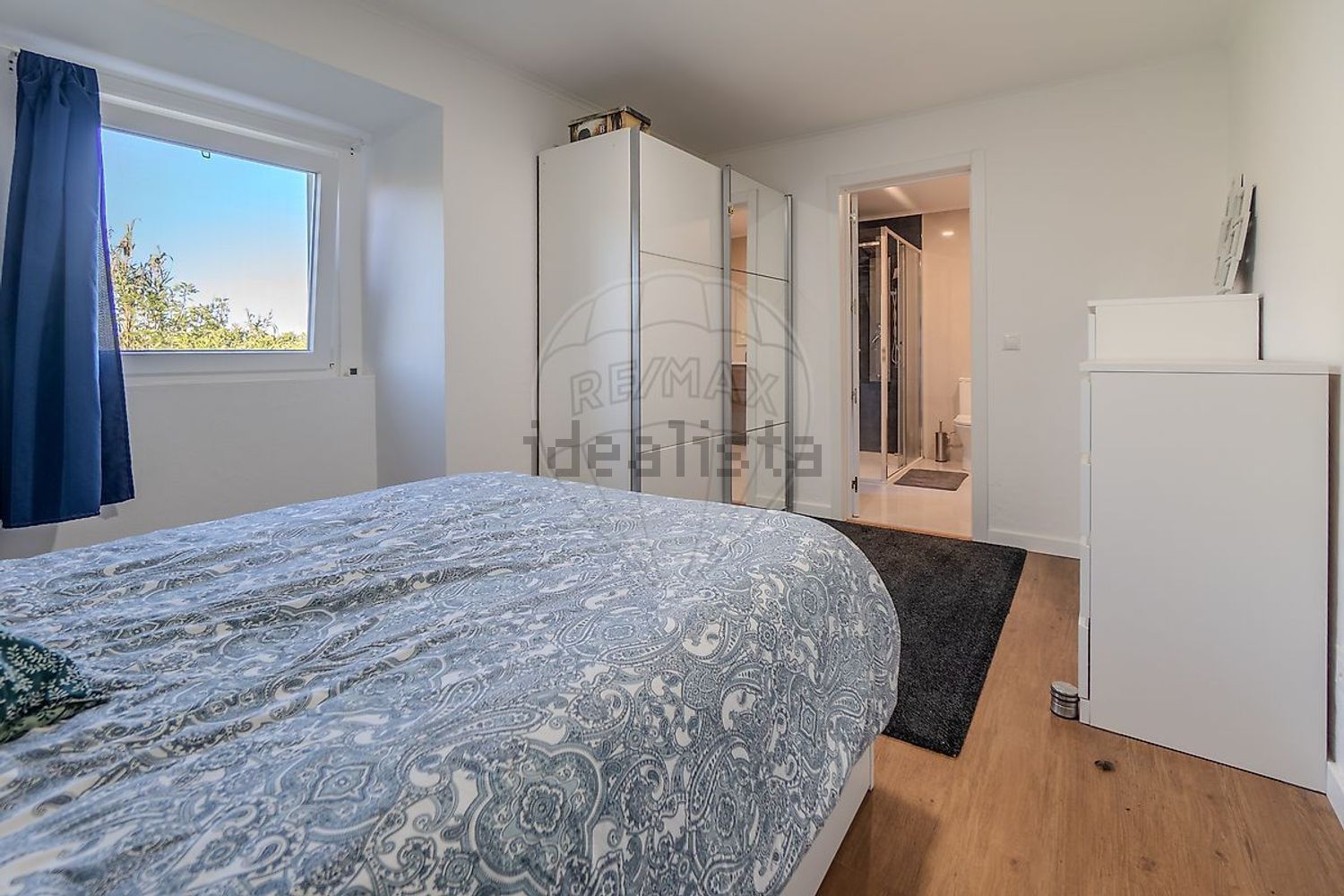 小楼房或独栋别墅出售在São Quintino - 卧室