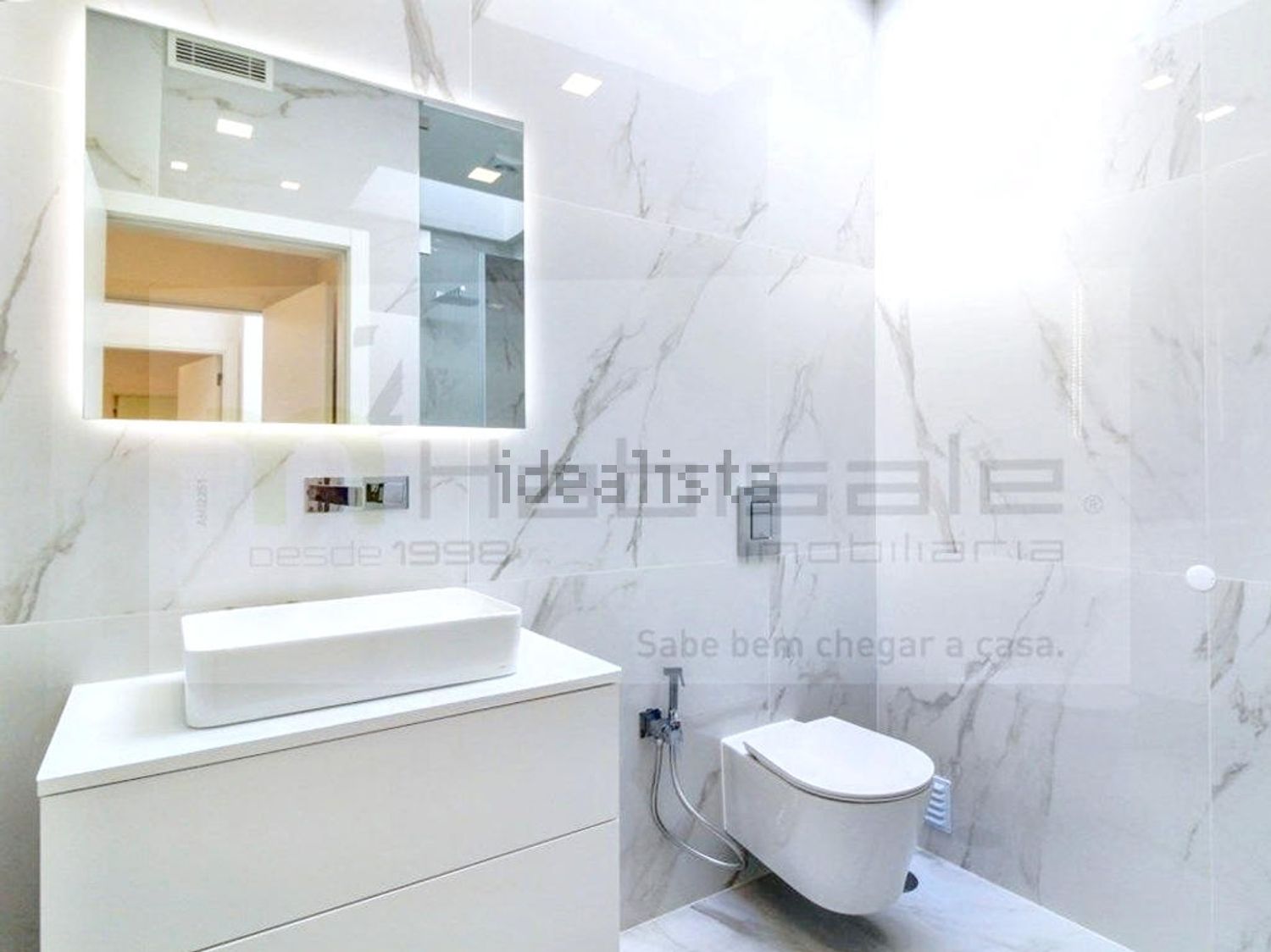 小楼房或独栋别墅出售在Rua Marechal Craveiro Lopes, 43 - 卫生间