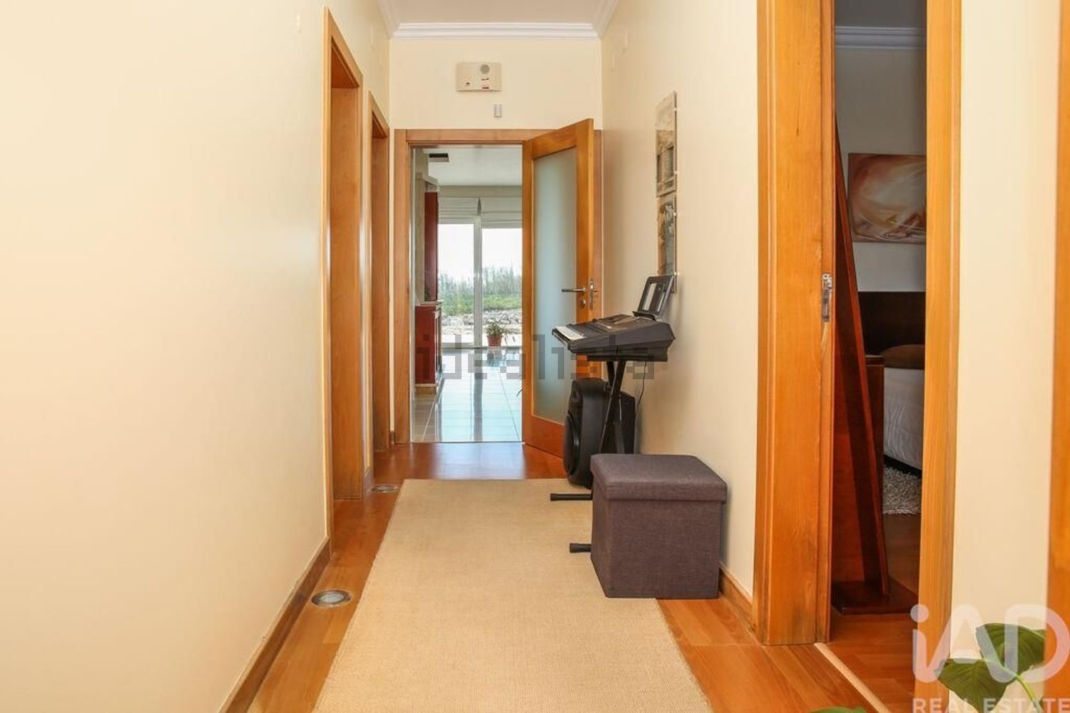 小楼房或独栋别墅出售在Encarnação - 过道