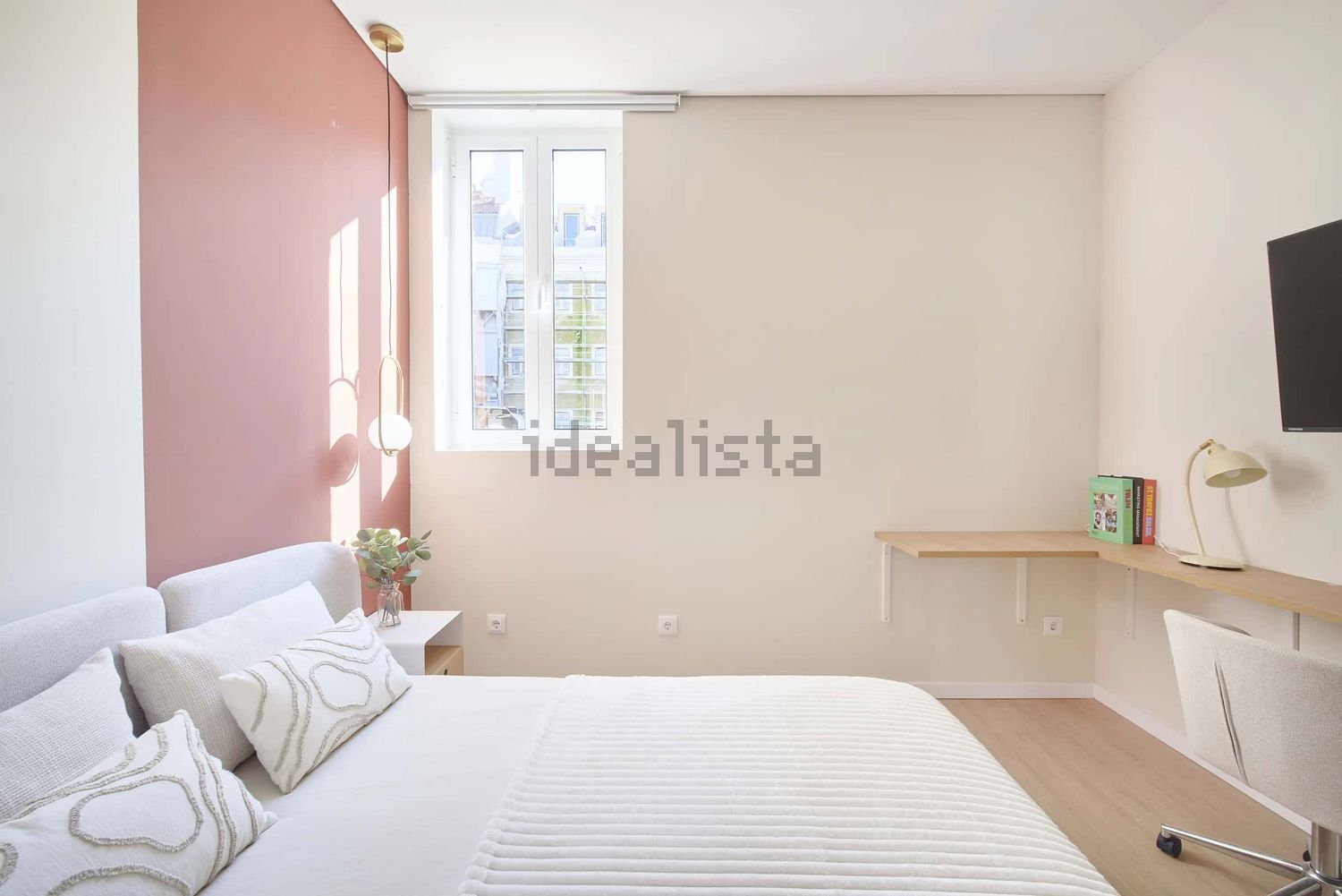 出租房间在Largo Vitorino Damásio, 2 - 卧室