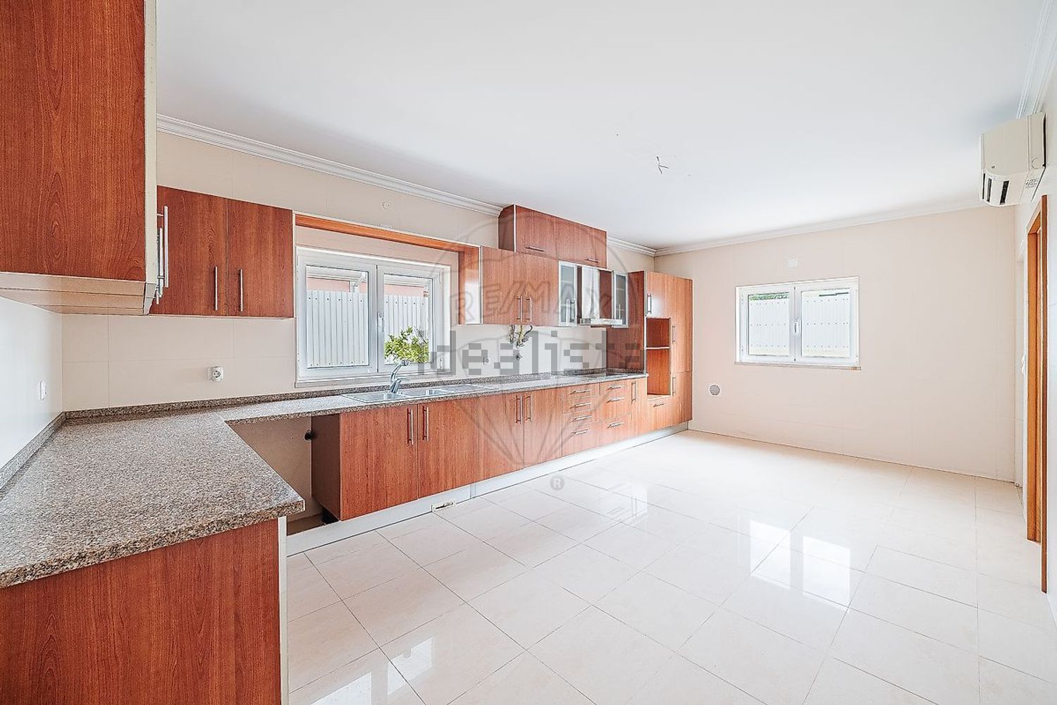 小楼房或独栋别墅出售在Rua Jorge Peixinho - 厨房