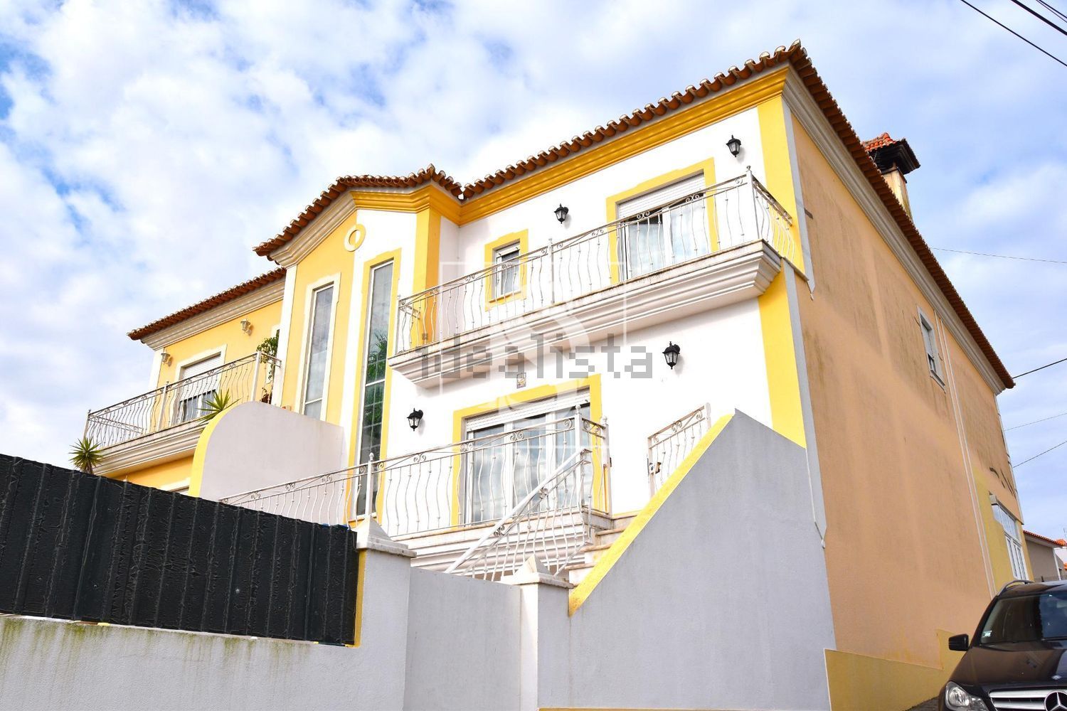 小楼房或独栋别墅出售在Encarnação - 外立面