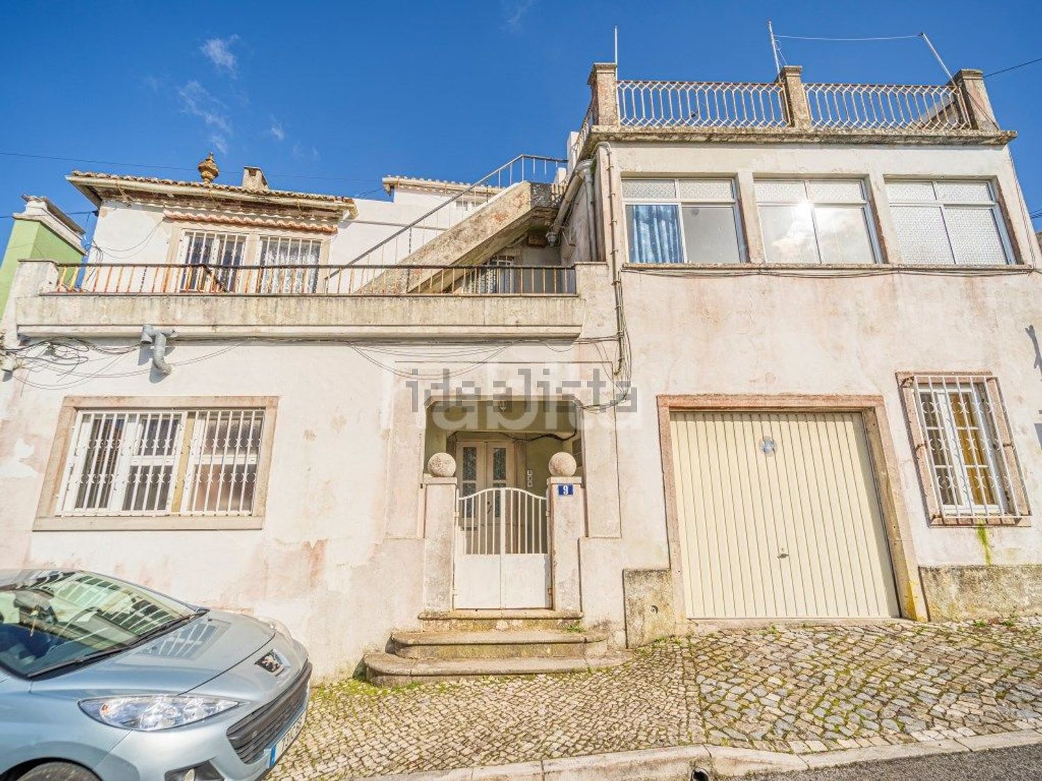 小楼房或独栋别墅出售在Rua Guilherme de Almeida, 9 - 外立面