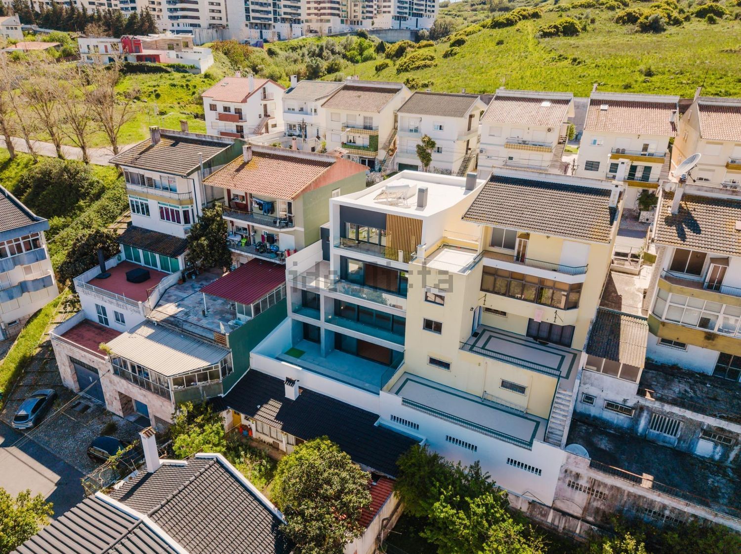 小楼房或独栋别墅出售在Rua Vieira da Silva - 游泳池