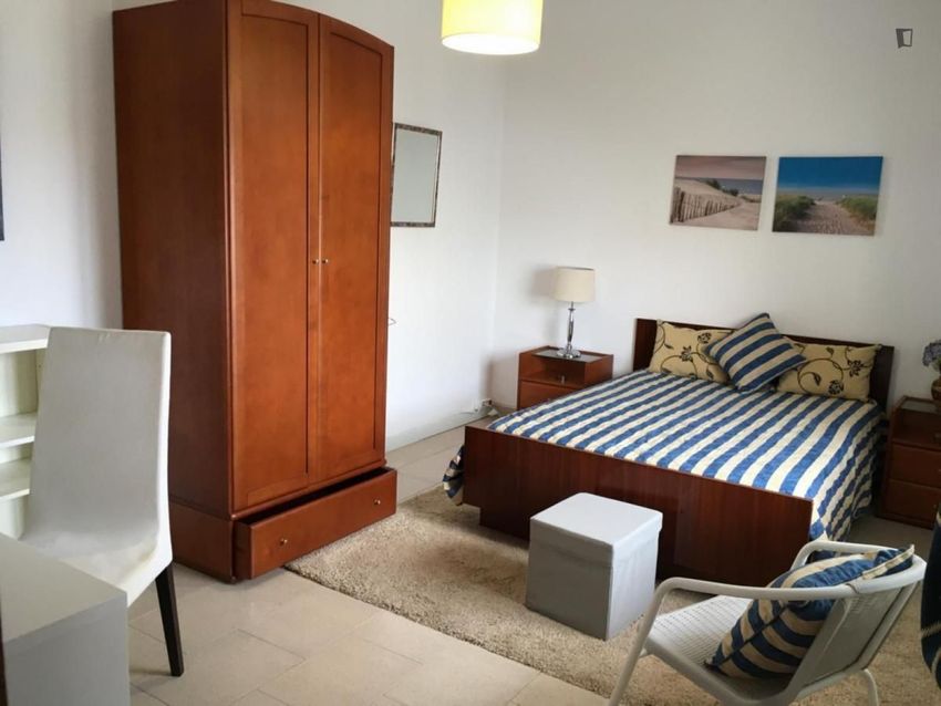 出租房间在Rua do Chafariz Público