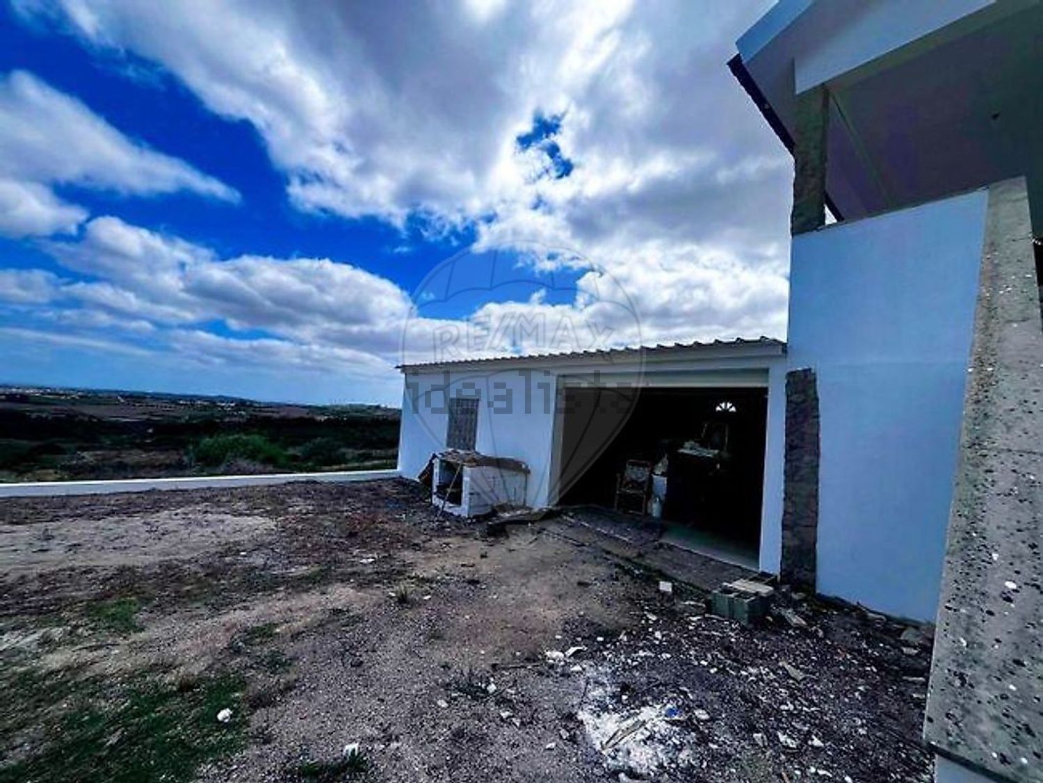 小楼房或独栋别墅出售在Rua do Cabeço - 外立面