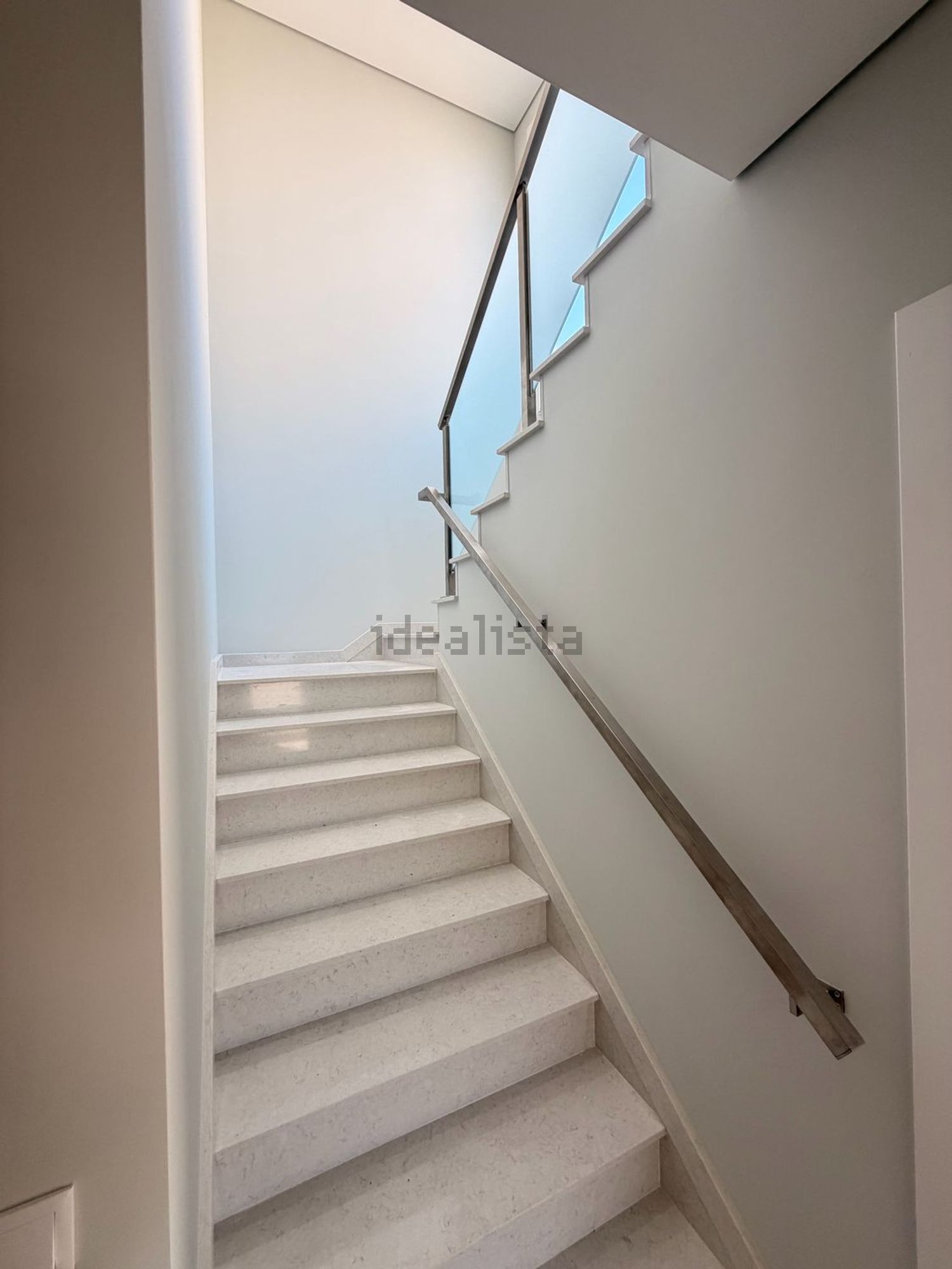 小楼房或独栋别墅出售在Rua Carlos Paião, 11 - 楼梯