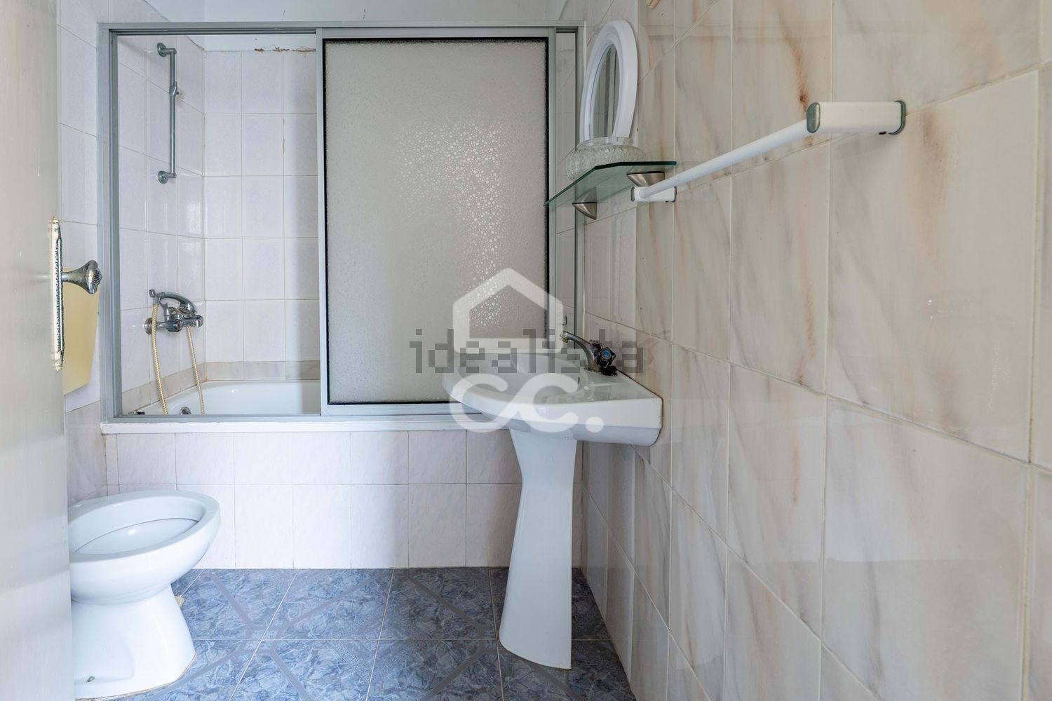 小楼房或独栋别墅出售在Lamas e Cercal - 卫生间