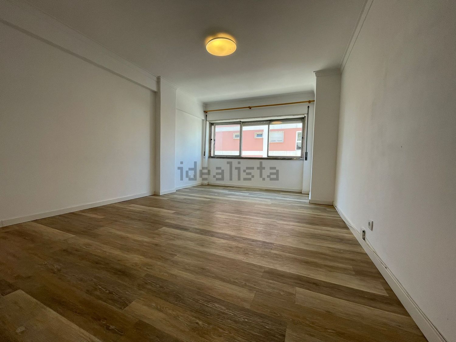 公寓 t1出售在Rua Adriano José da Silva s/n - 客厅