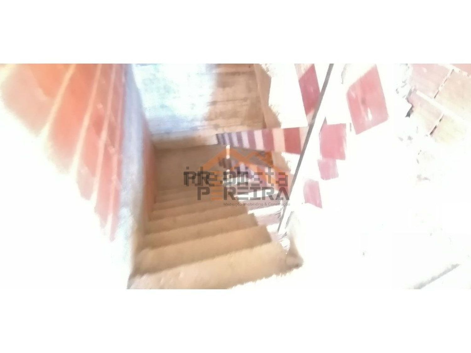 小楼房或独栋别墅出售在Pontinha e Famões - 详情