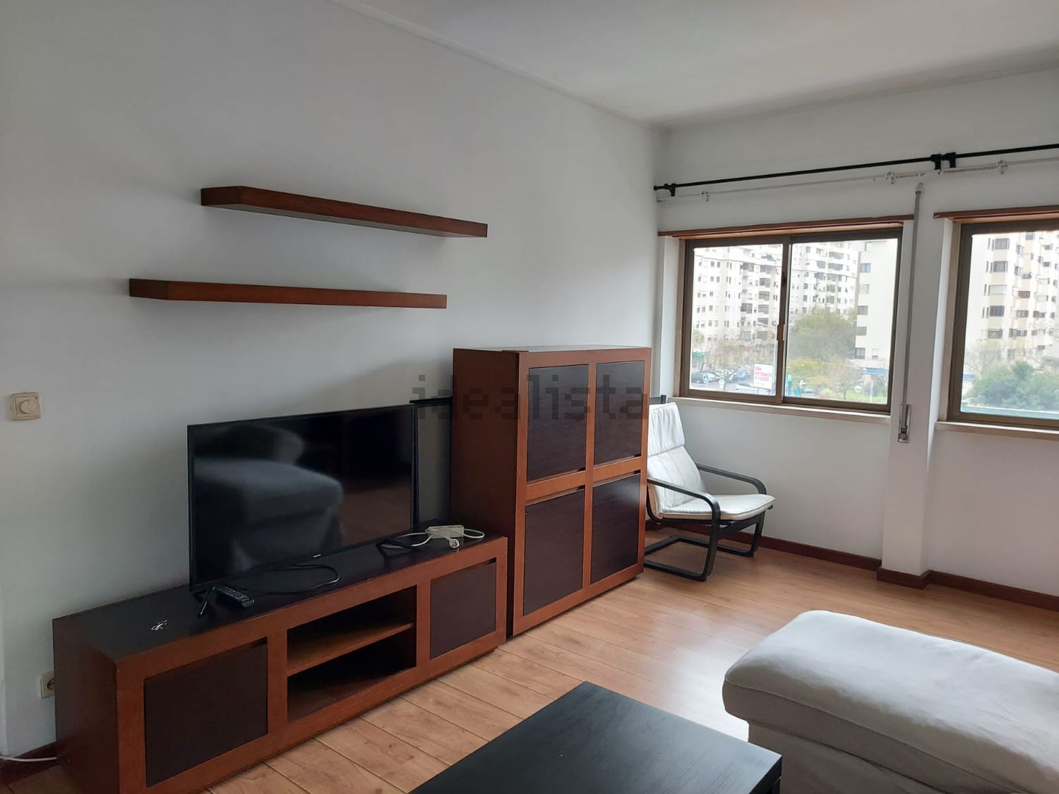 出租公寓 t2在Praça Infante Dom Duarte, 5 - 客厅