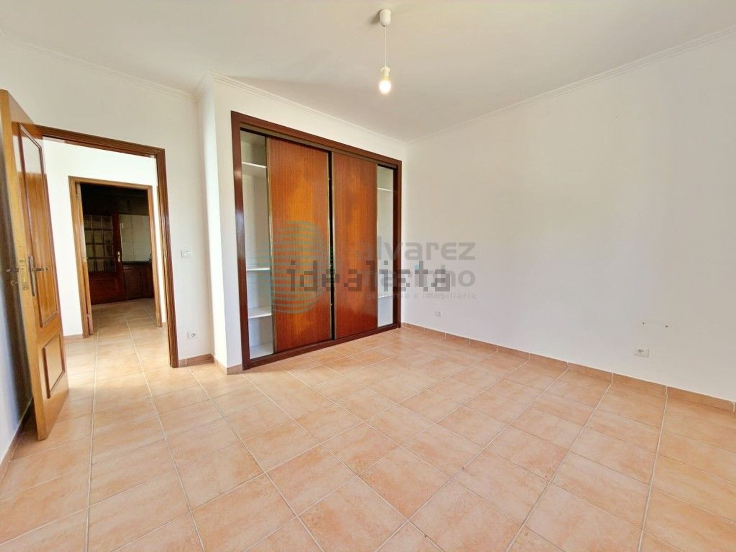 小楼房或独栋别墅出售在Rua 1° de Maio, 3 - 居住