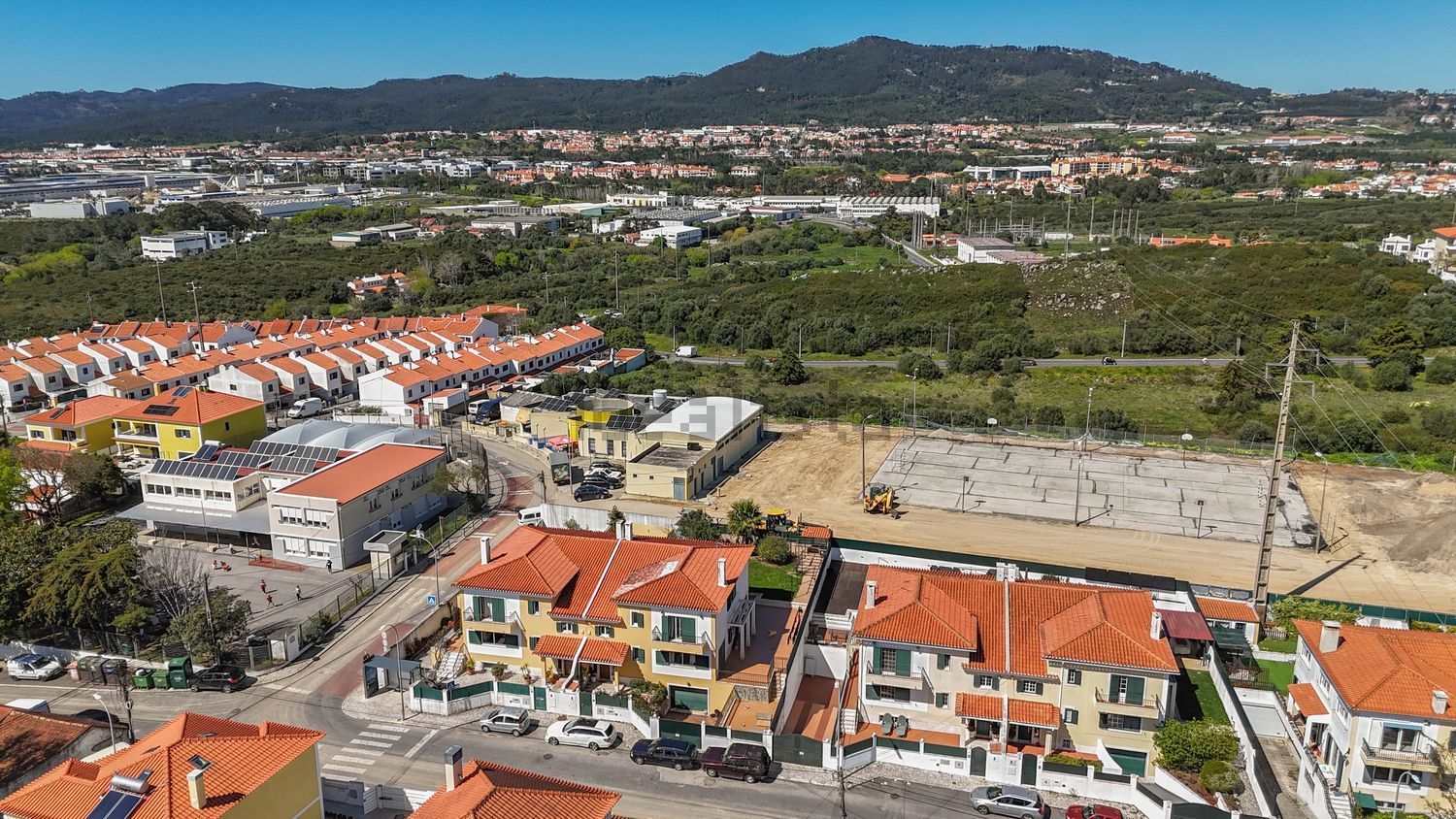 双拼别墅出售在Rua Primeiro de Maio, 3 - 视线