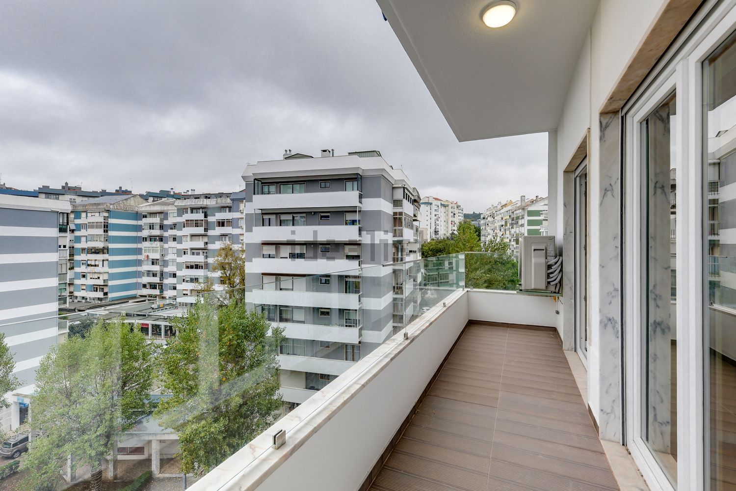 出租公寓 t4在Rua João das Regras, 35 - 阳台